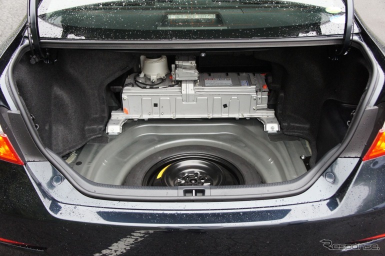 トヨタ カムリ 新型モデルは10・15モード燃費で26.5km/リットルを実現