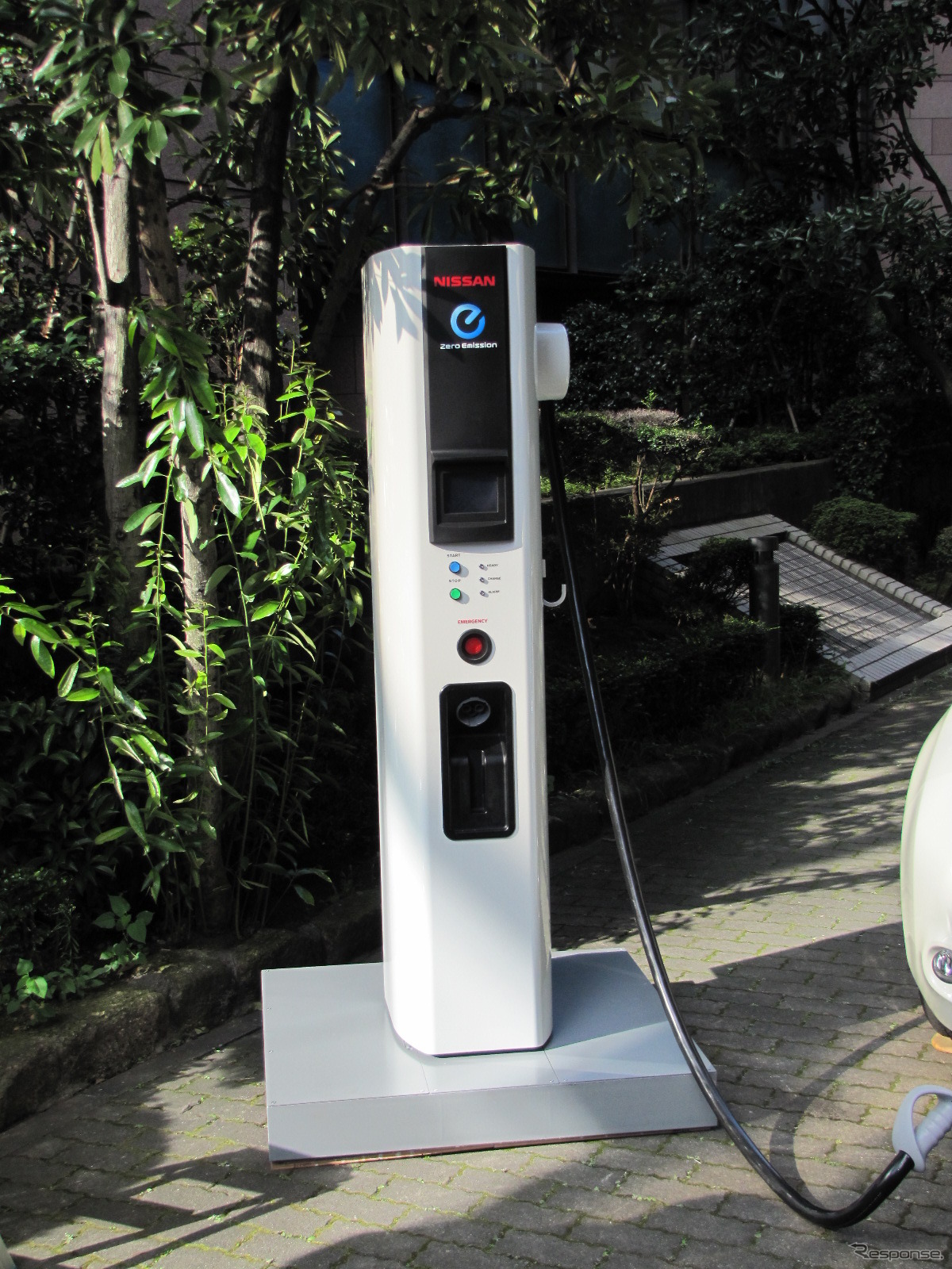 【日産 急速充電器 発表】2200ある販売店のすべてには設置せず
