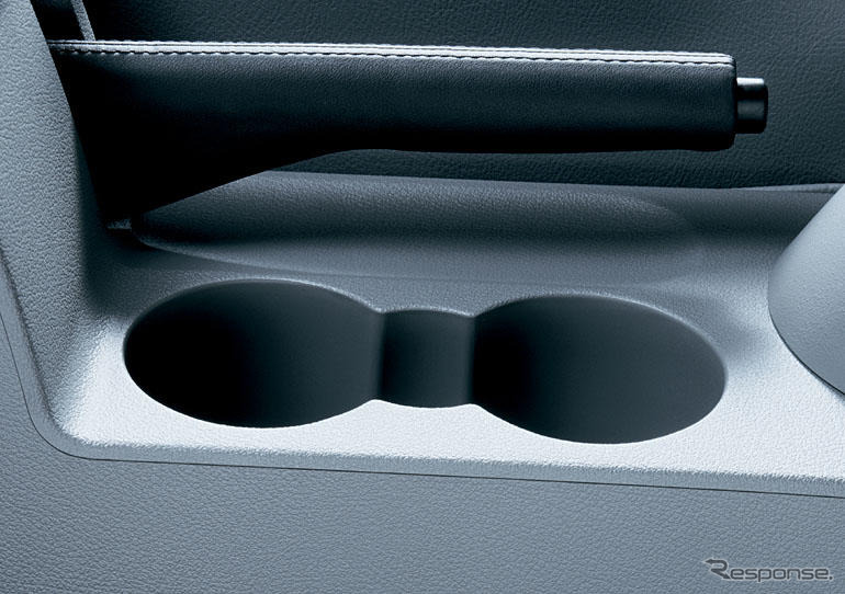 【VW『トゥーラン』写真蔵】これだけあれば……充実の小物入れ