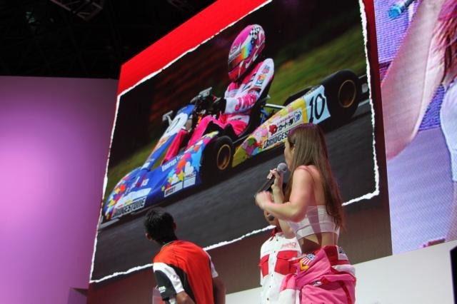 【TGS 2011】伝説のF1ドライバー、鈴木亜久里も登場・・・『F1 2011』ステージ 　