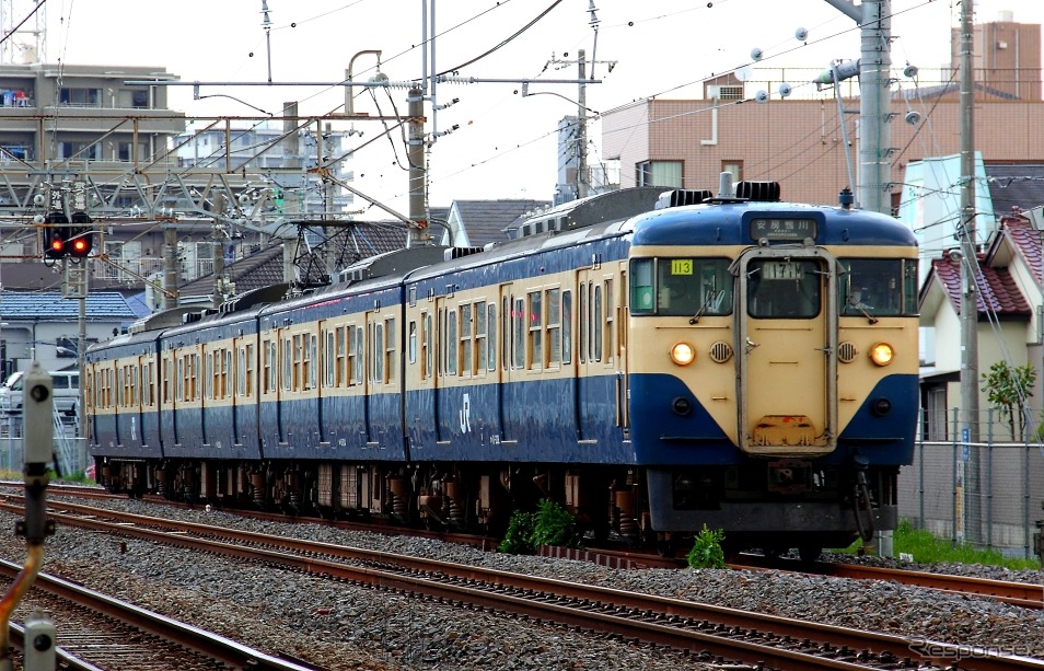 定期列車運用に就いていた今年春ごろの113系4両編成