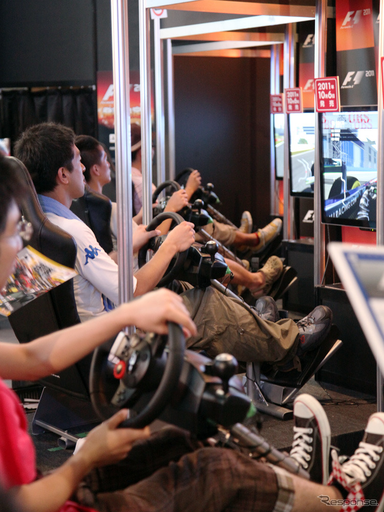 【東京ゲームショウ11】F1公式レースゲームに1時間の行列