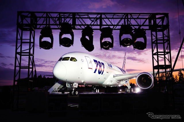 9月26日、米エバレット工場でボーイングからANAへ、787初号機引き渡しの式典。