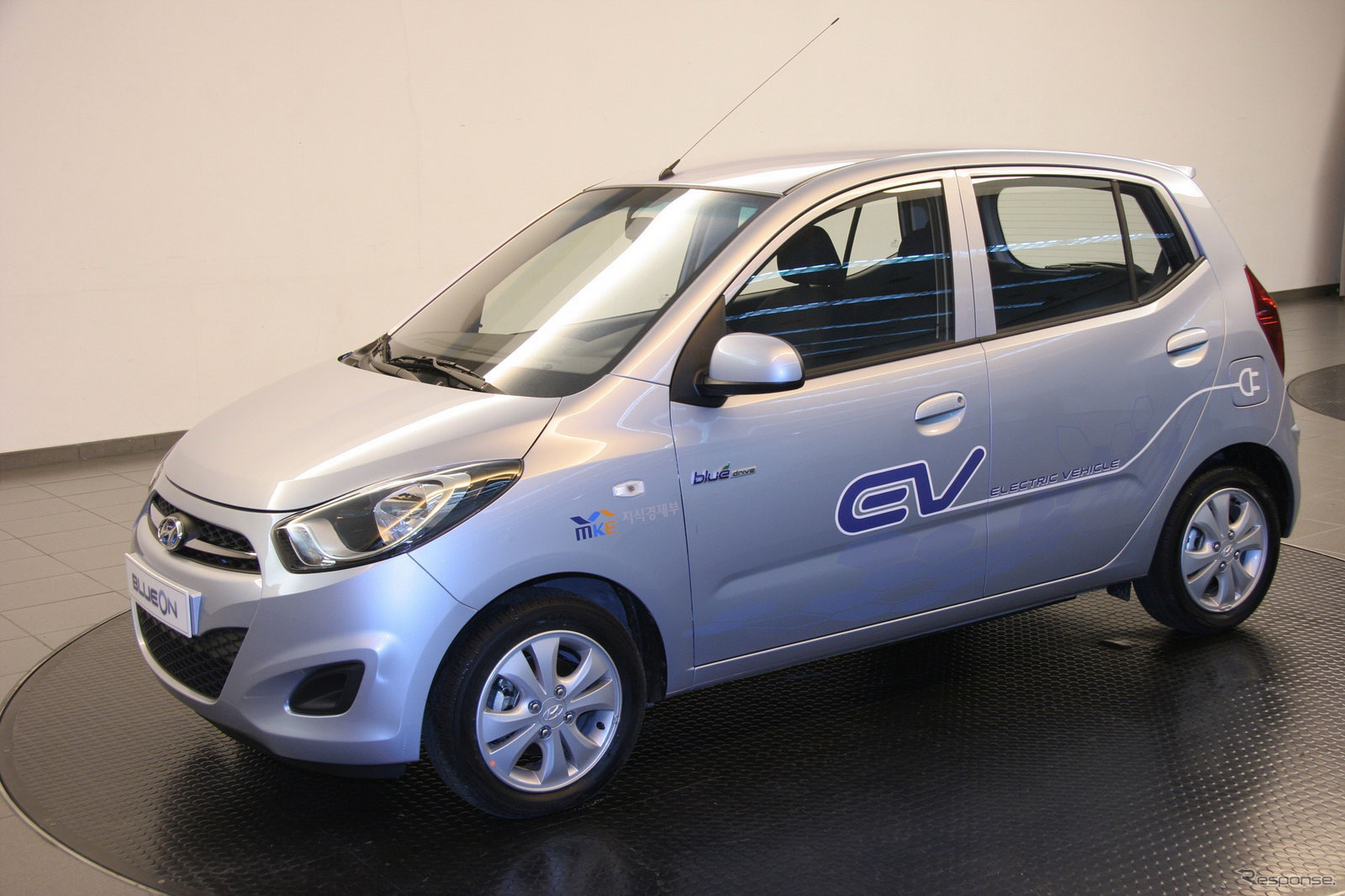ヒュンダイ初の市販EVとして2010年9月に発表された『i10ブルーオン』