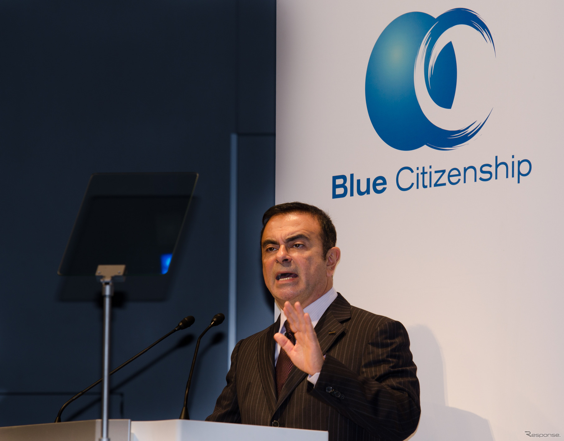 日産ゴーン社長「PHVを2015年に発売する」