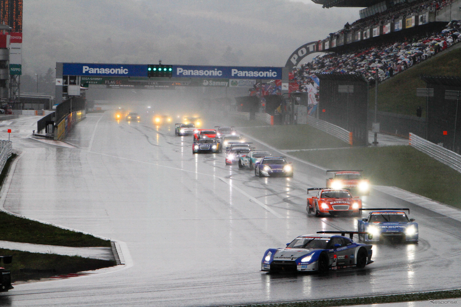 SUPER GT（写真：2011年開幕戦）