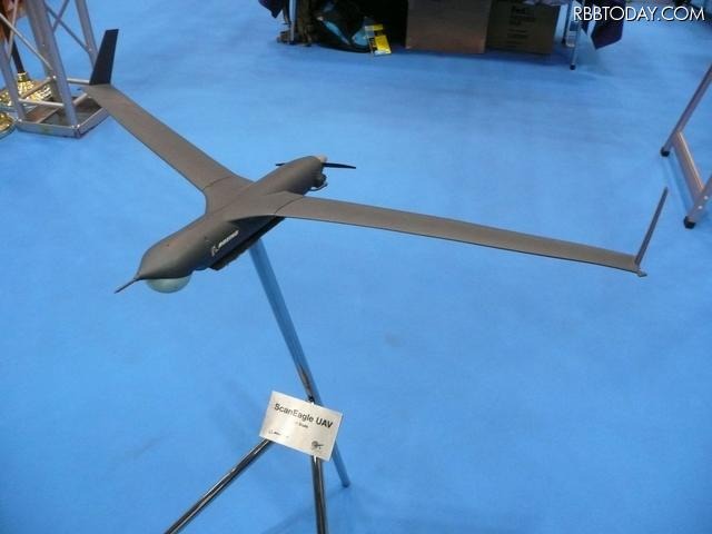 在日米海軍ブース。Global Hawkよりも小ぶりな「ScanEagle」のモデル。防衛省で購入するという噂もあるらしい