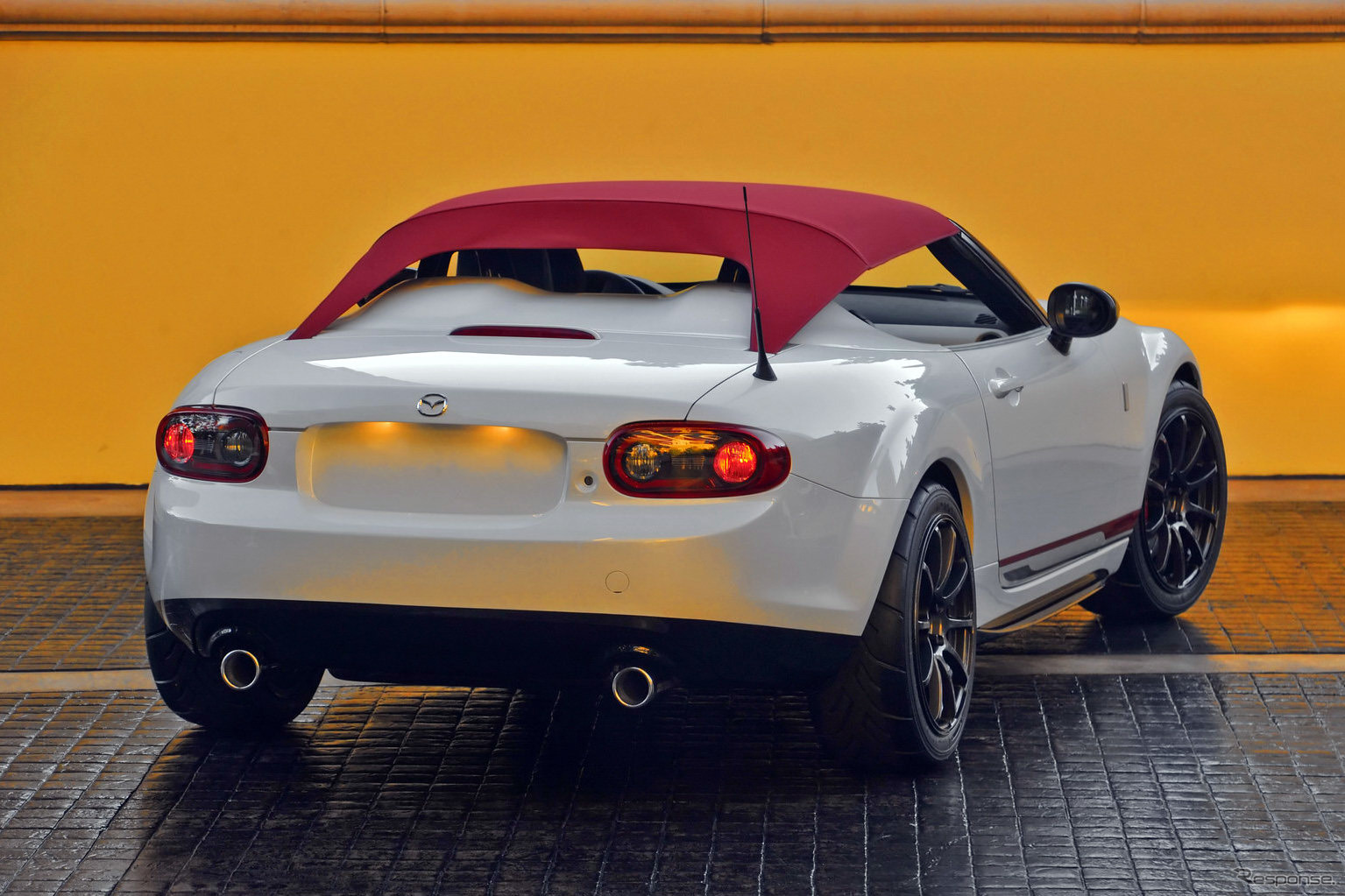 マツダ MX-5（日本名：ロードスター）スパイダー