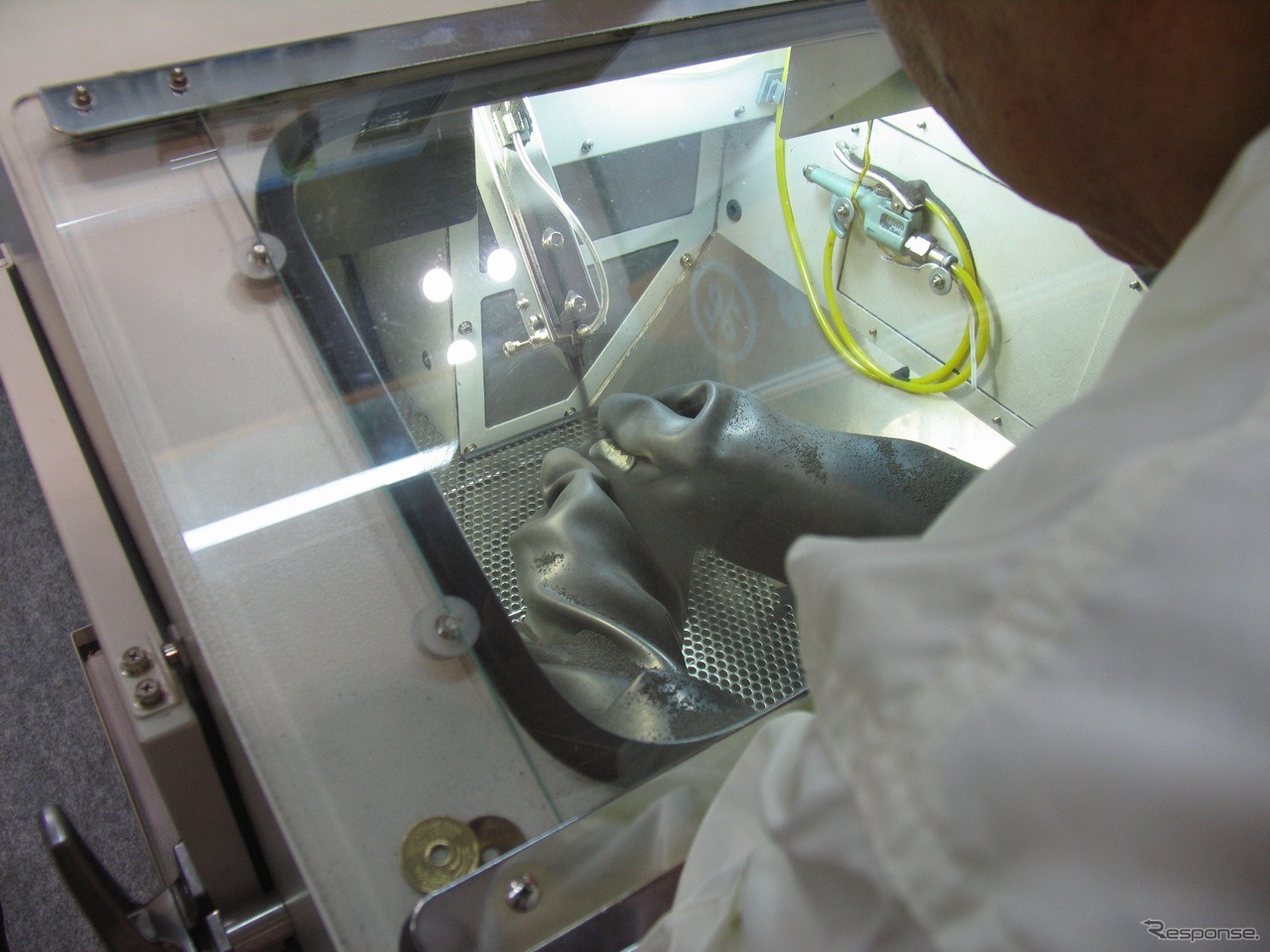 磨き作業のようす