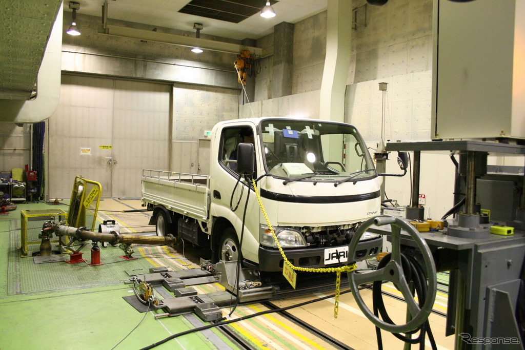 ディーゼルエンジンを搭載する商用車の評価も行える