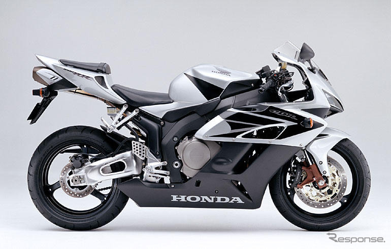 ホンダ、スーパースポーツバイク『CBR1000RR』を発売