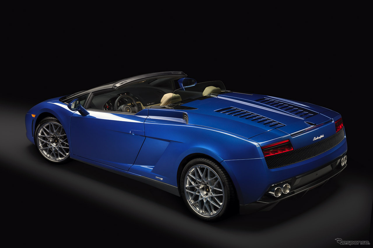 駆動方式を4WDから2WD（MR)に変更した ガヤルド LP550-2 スパイダー