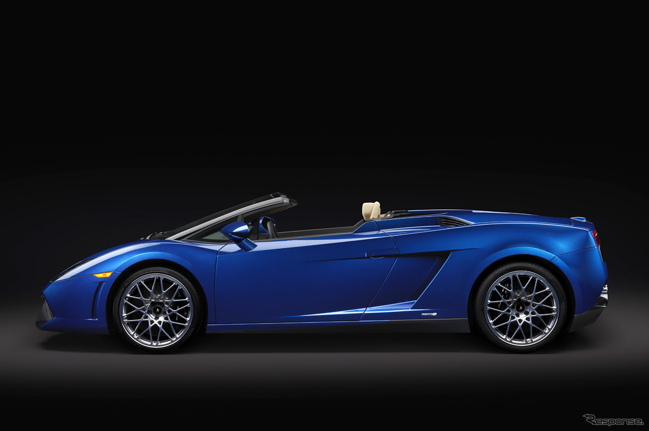 駆動方式を4WDから2WD（MR)に変更した ガヤルド LP550-2 スパイダー