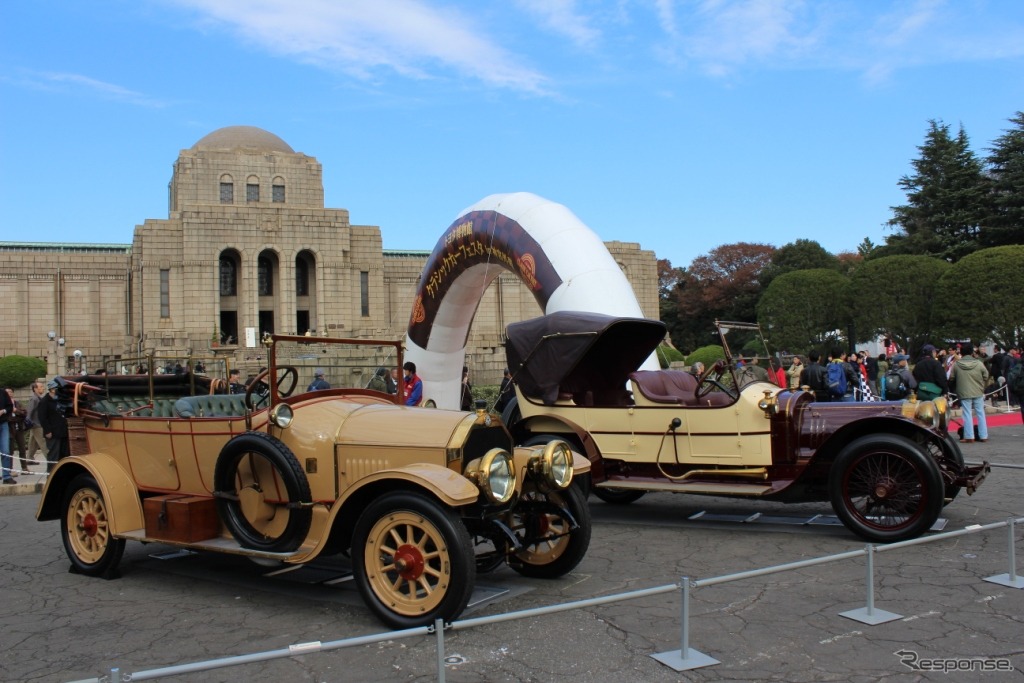 トヨタ博物館が所有するベンツ14/30HP（手前）とドゥローニー・ベルビュタイプHB6L（奥）