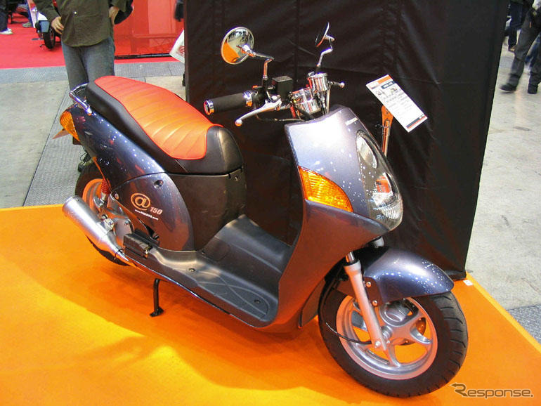 【東京モーターサイクルショー04】赤い兄弟登場…レッドバロン