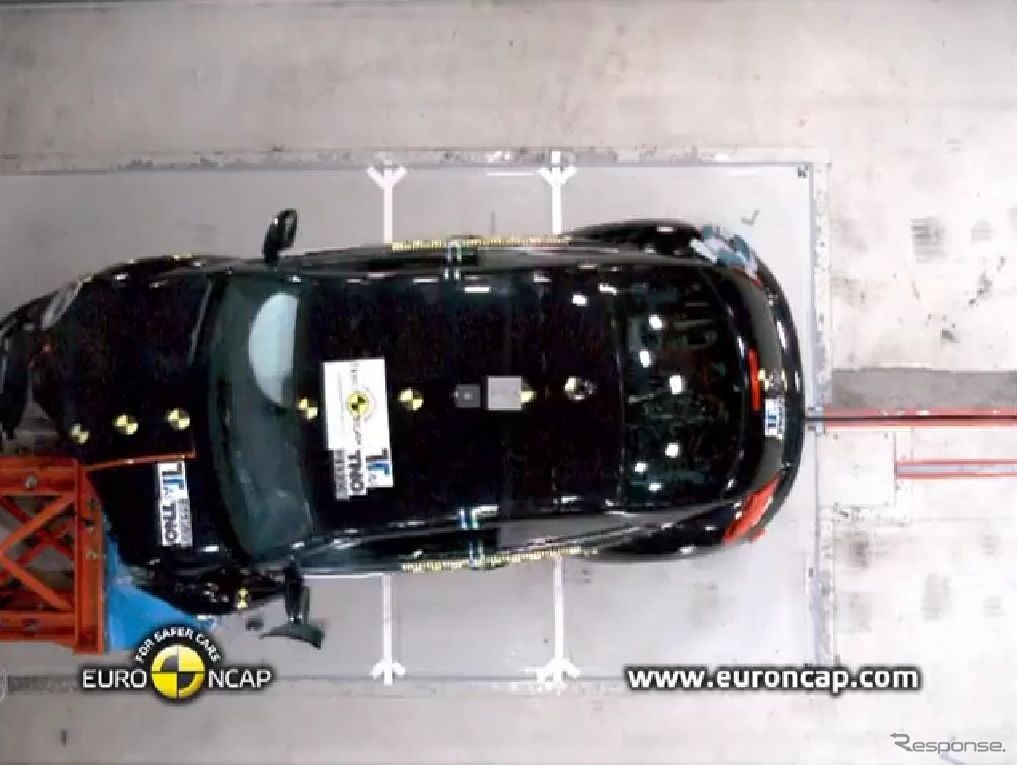 VWザ・ビートルのユーロNCAPの衝突テスト（動画キャプチャー）
