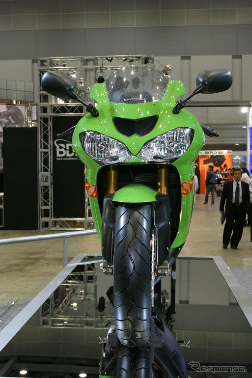 【東京モーターサイクルショー04】写真蔵…カワサキブース編