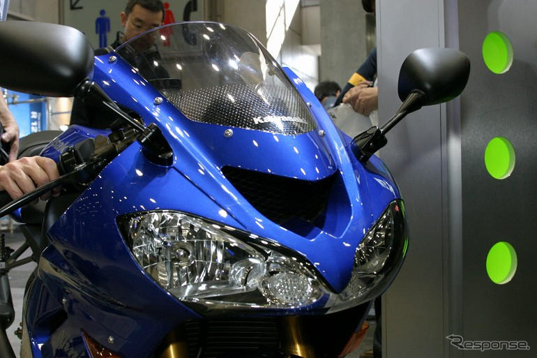 【東京モーターサイクルショー04】写真蔵…カワサキブース編