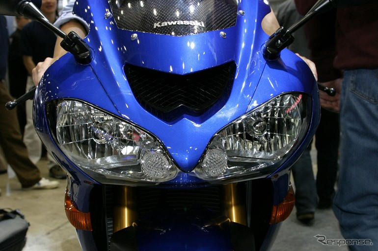 【東京モーターサイクルショー04】写真蔵…カワサキブース編
