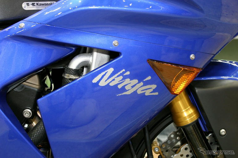【東京モーターサイクルショー04】写真蔵…カワサキブース編