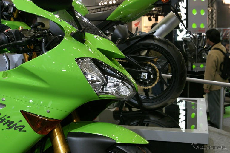 【東京モーターサイクルショー04】写真蔵…カワサキブース編
