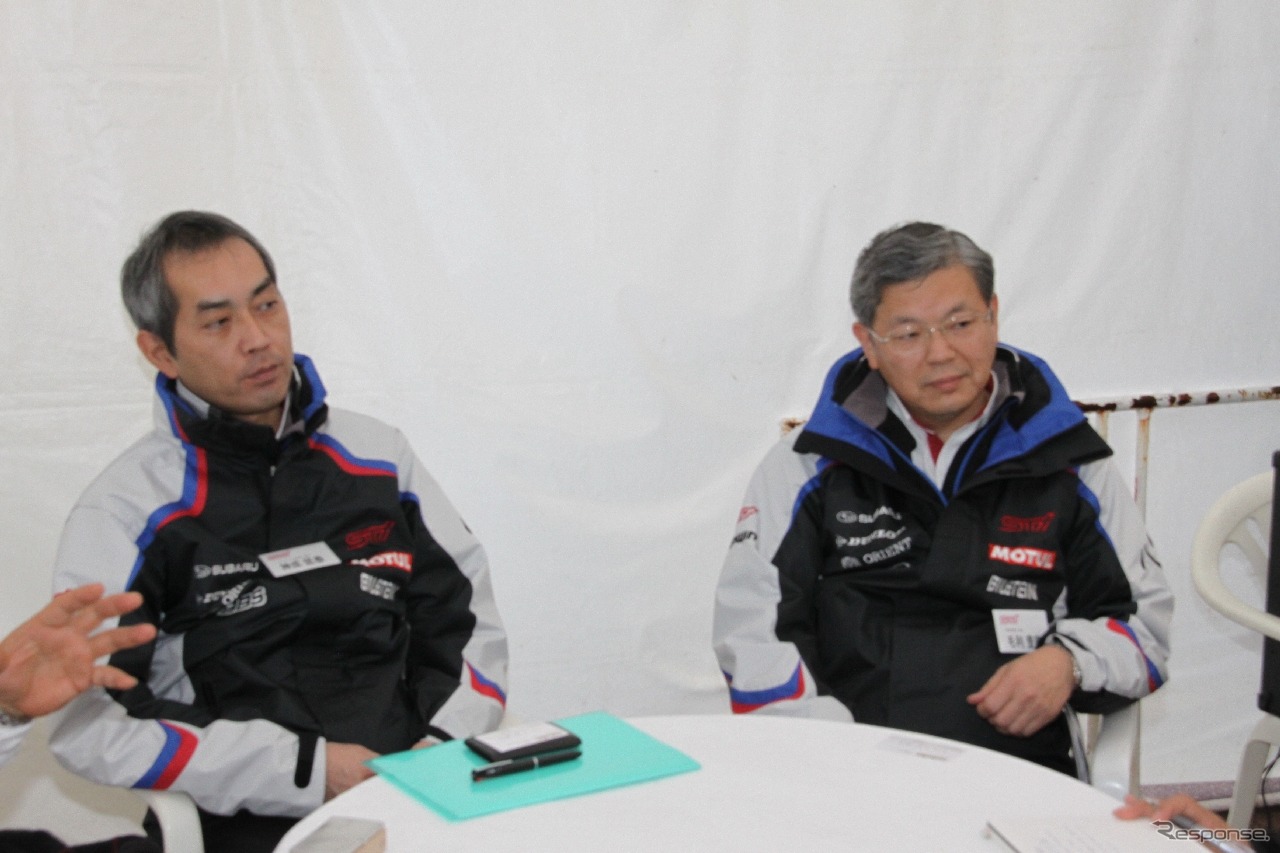 パワーユニット技術部 パワーユニット設計課 課長 神成匡泰氏（左）と車体技術部 部長 毛利豊彦氏（右）