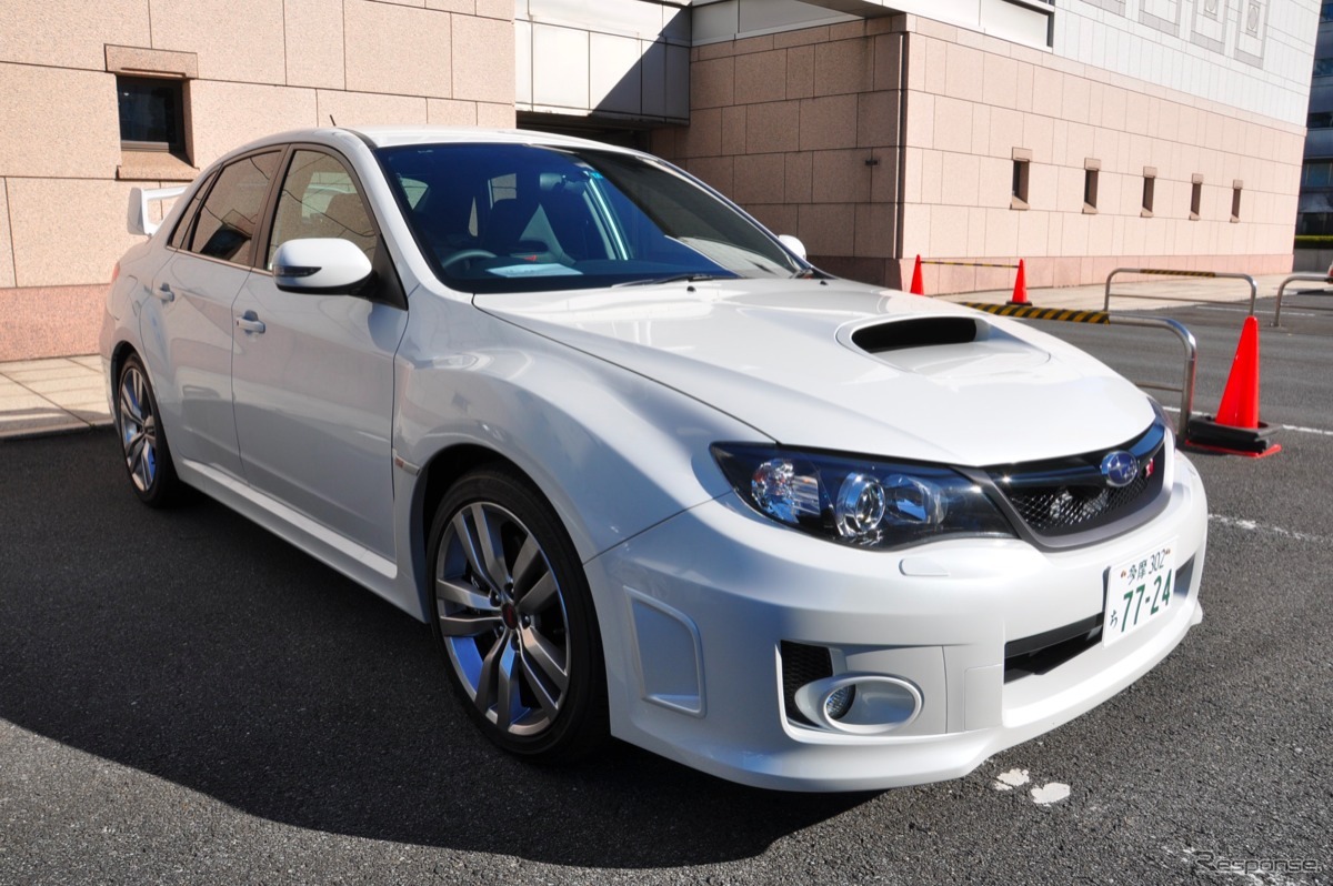 スバル インプレッサ WRX STI 4ドア