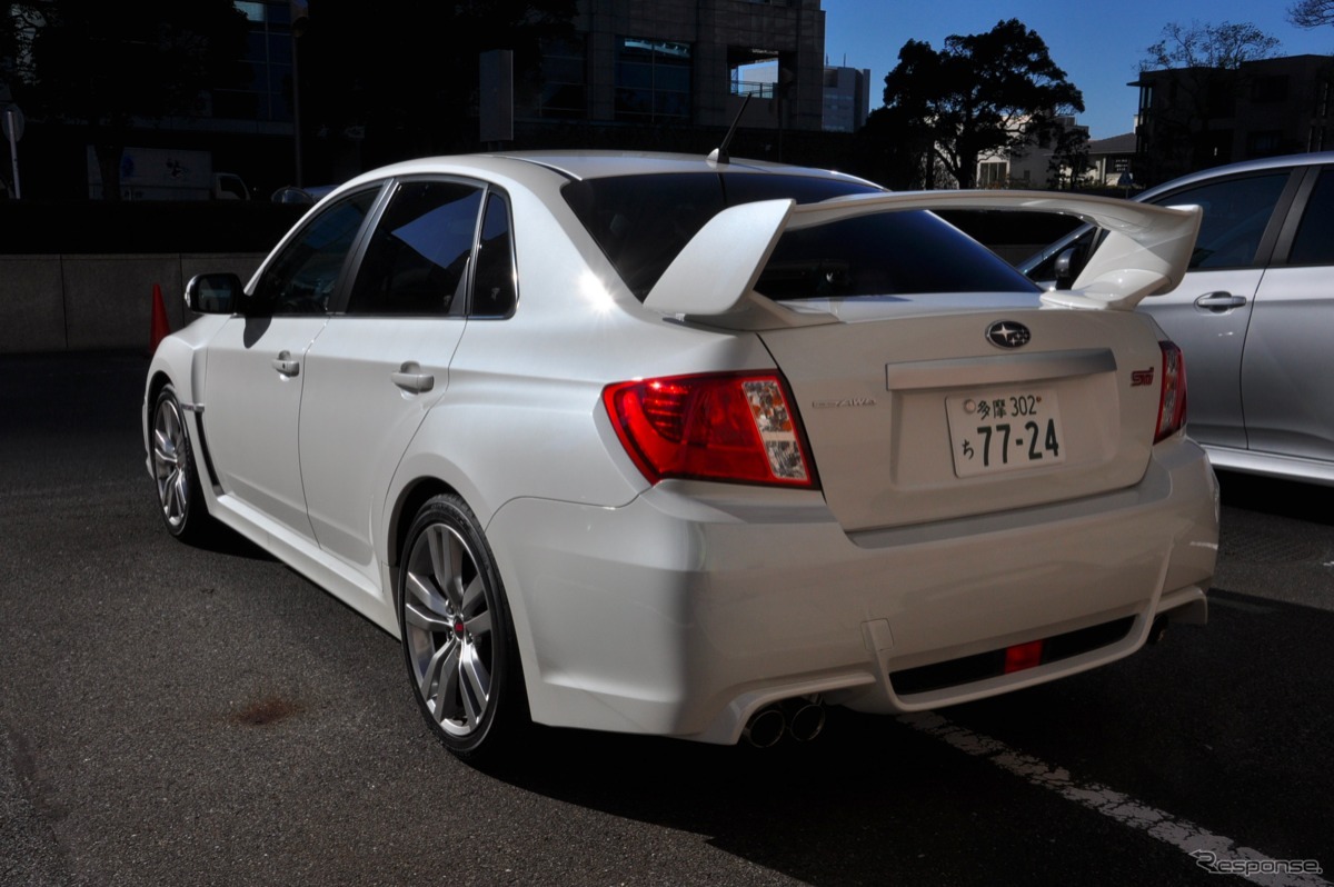 スバル インプレッサ WRX STI 4ドア