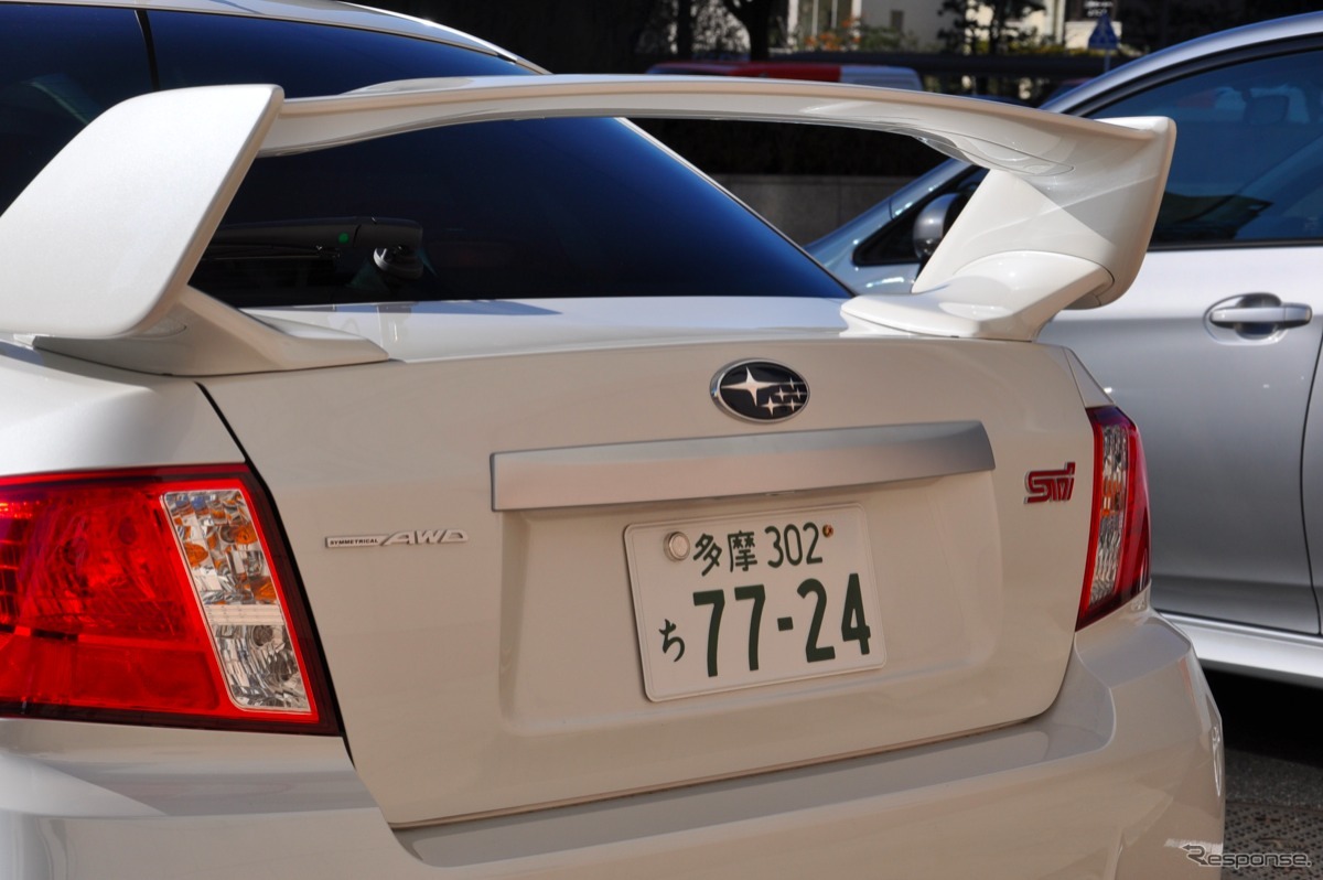 スバル インプレッサ WRX STI 4ドア