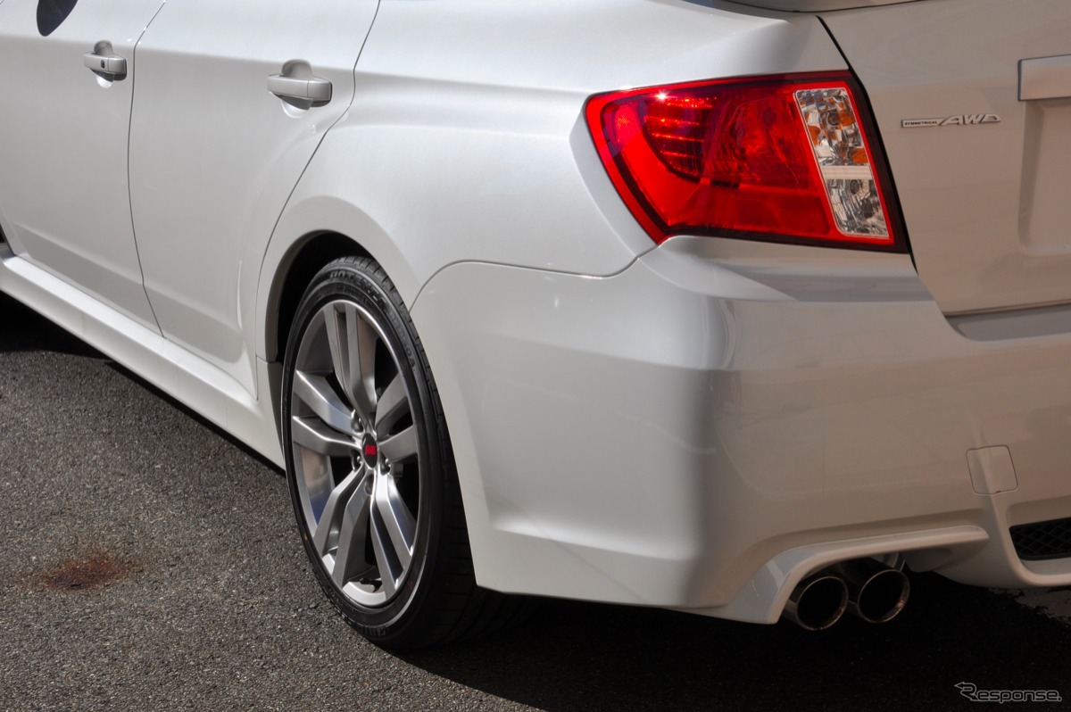スバル インプレッサ WRX STI 4ドア