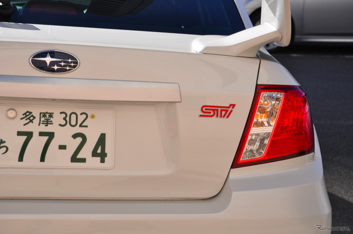 スバル インプレッサ WRX STI 4ドア