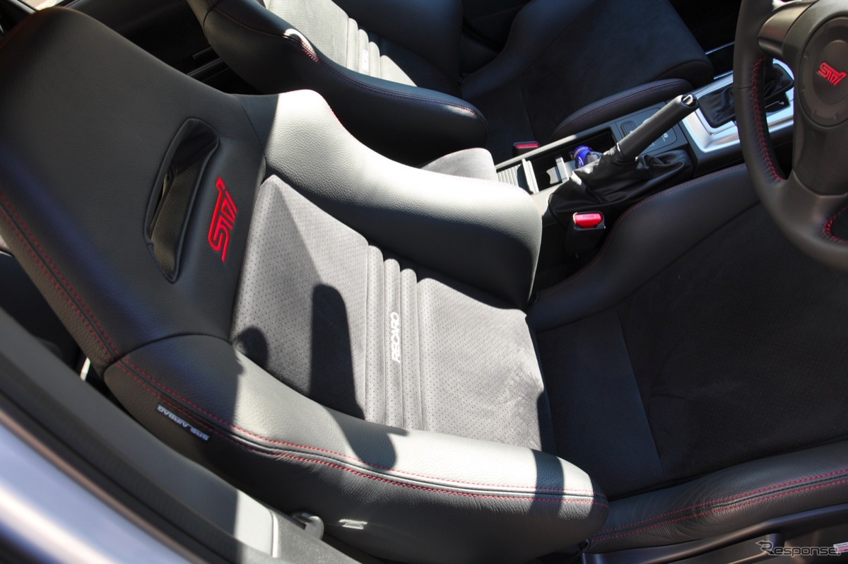 スバル インプレッサ WRX STI 4ドア