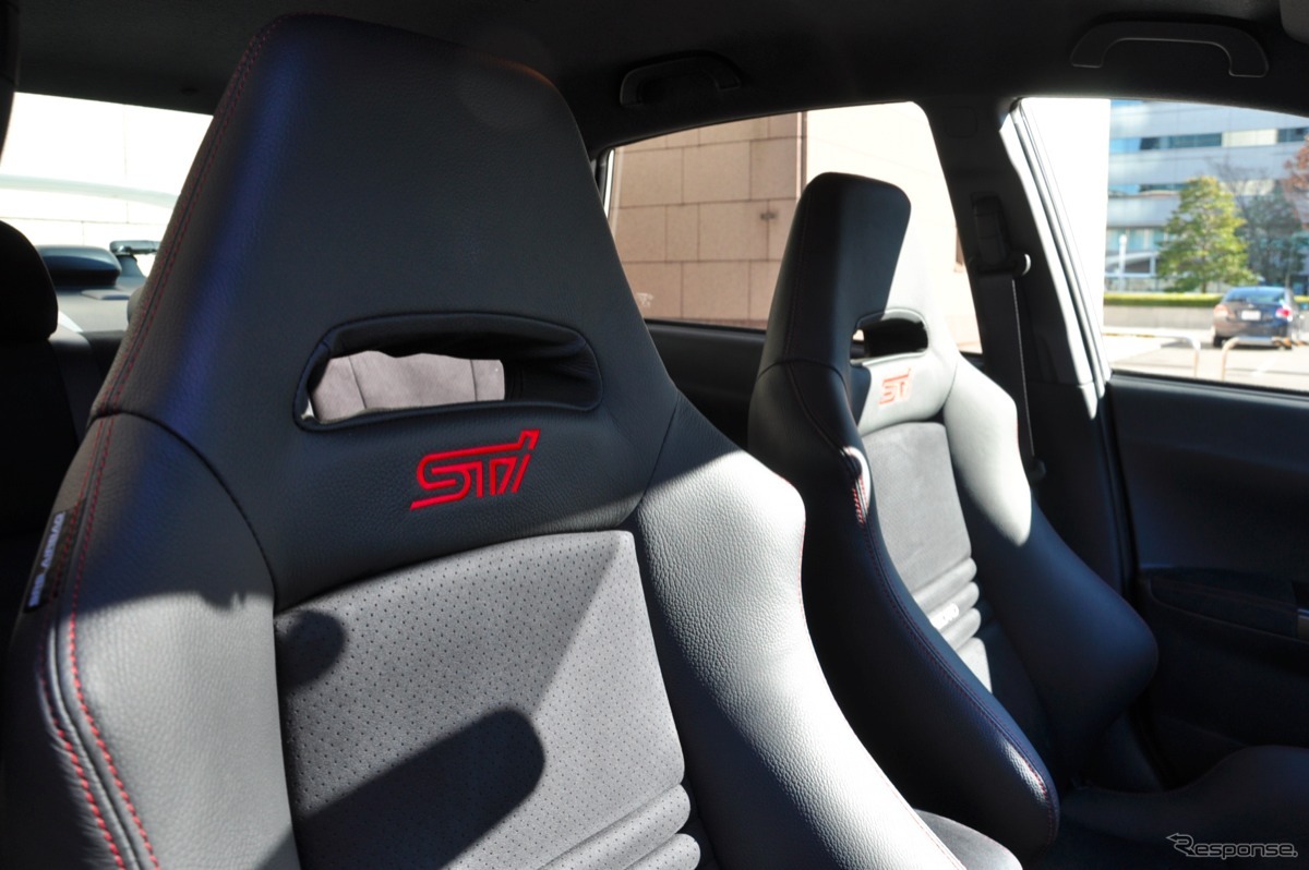 スバル インプレッサ WRX STI 4ドア