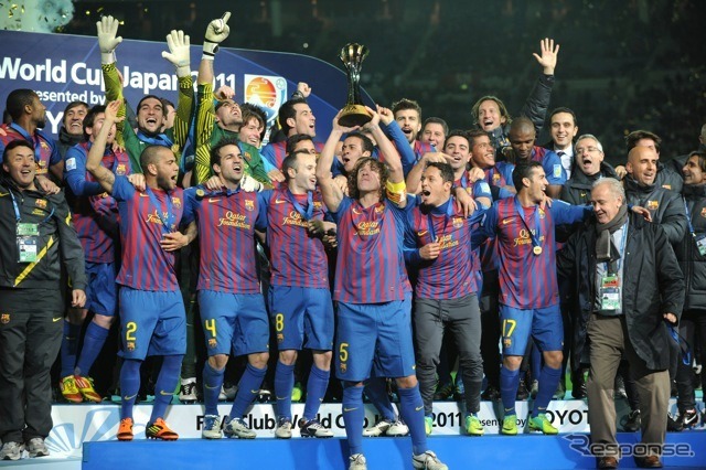 Santos v FC Barcelona - FIFA Club World Cup Final