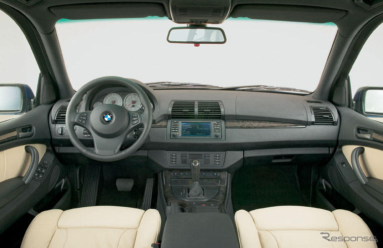 BMW、『X5』のトップオブザレインジ「4.8i」を発売