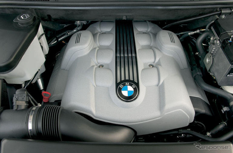 BMW、『X5』のトップオブザレインジ「4.8i」を発売