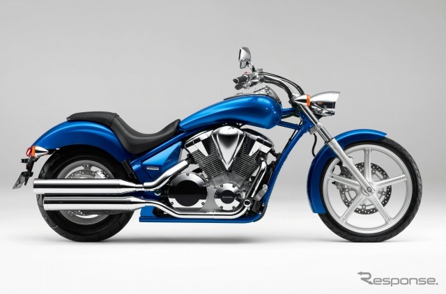 ホンダ VT1300CS（グリントウェーブブルーメタリック）