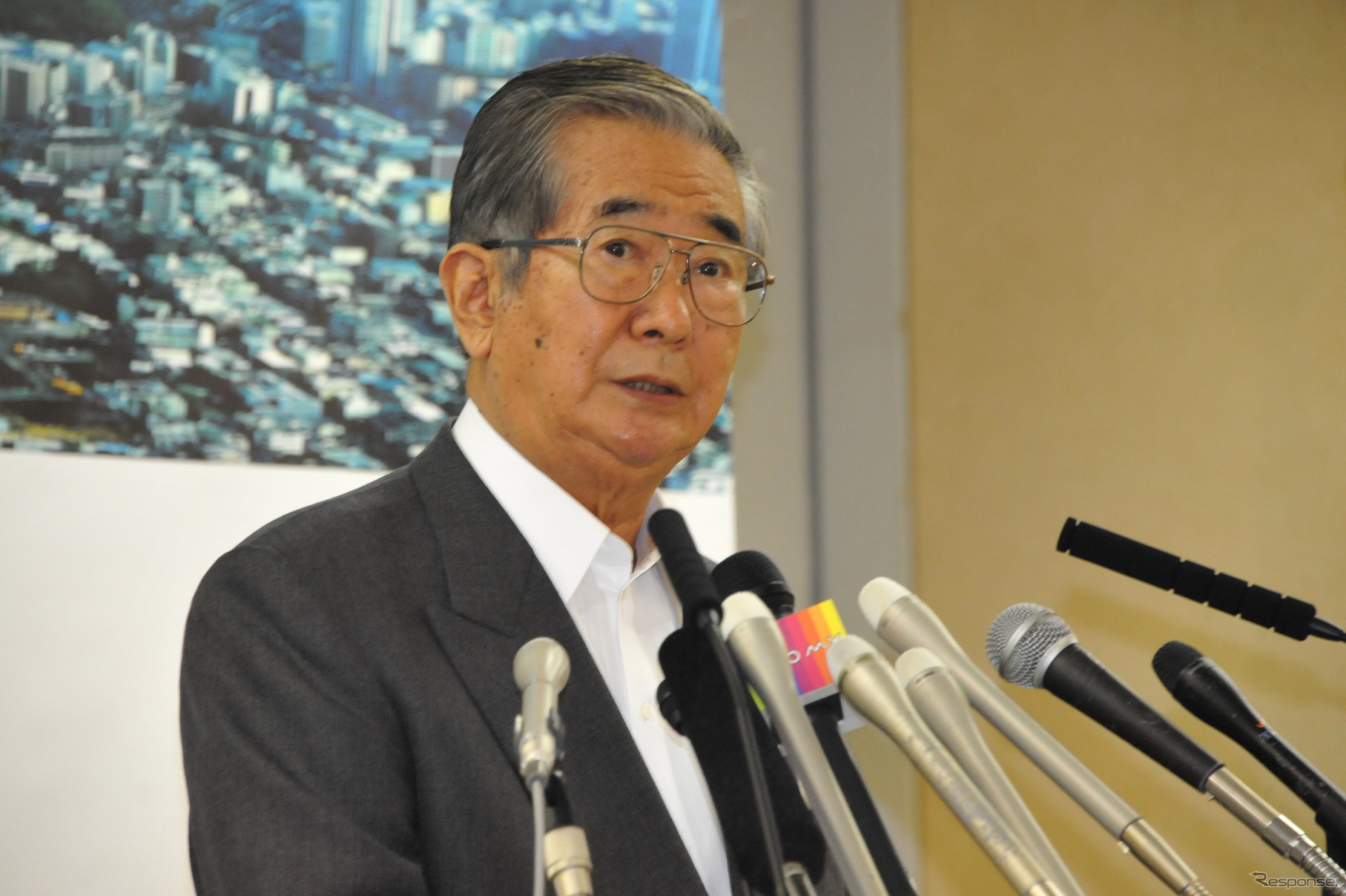 石原慎太郎東京都知事（22日・都庁）