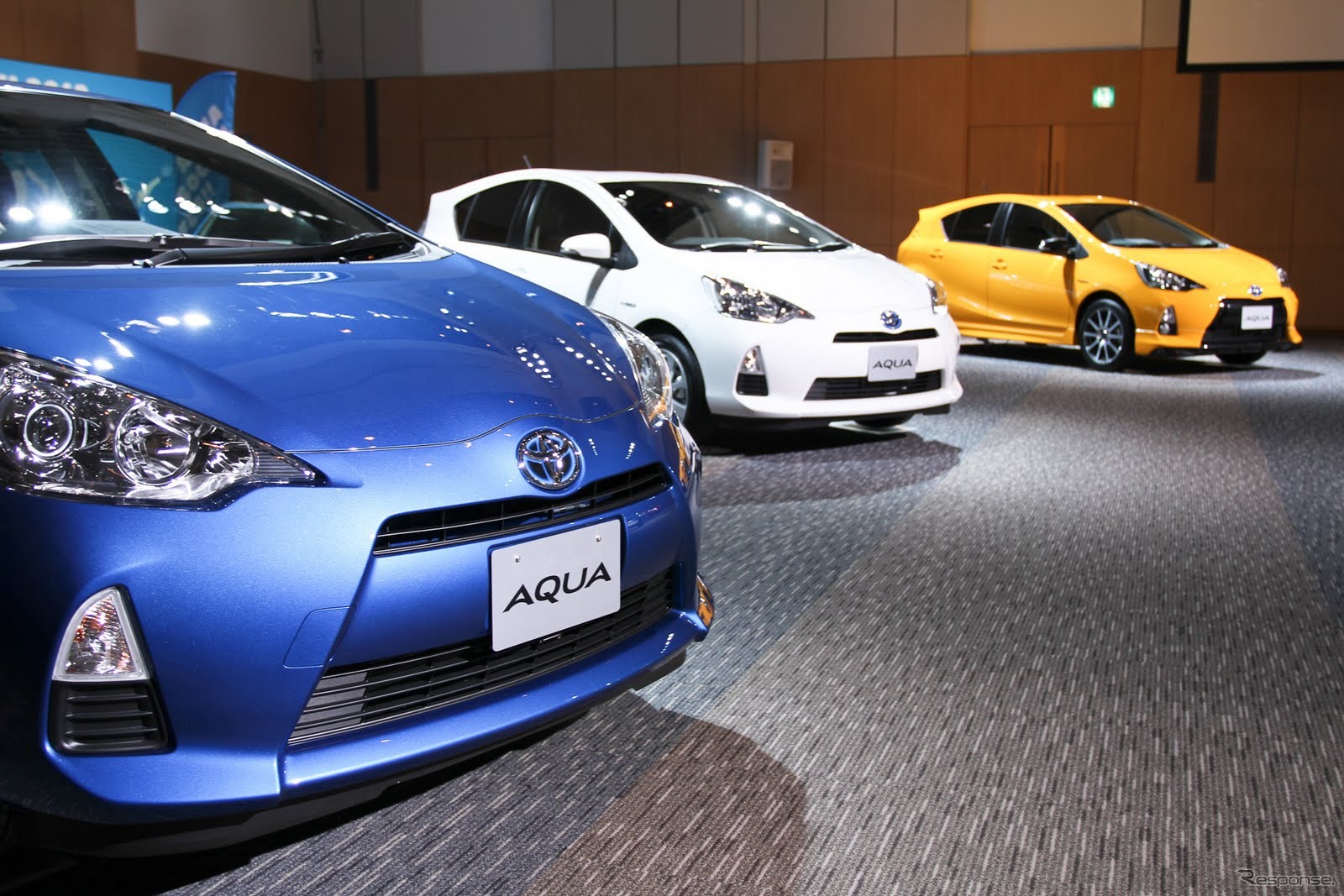 トヨタの新型ハイブリッド アクア（26日発表）
