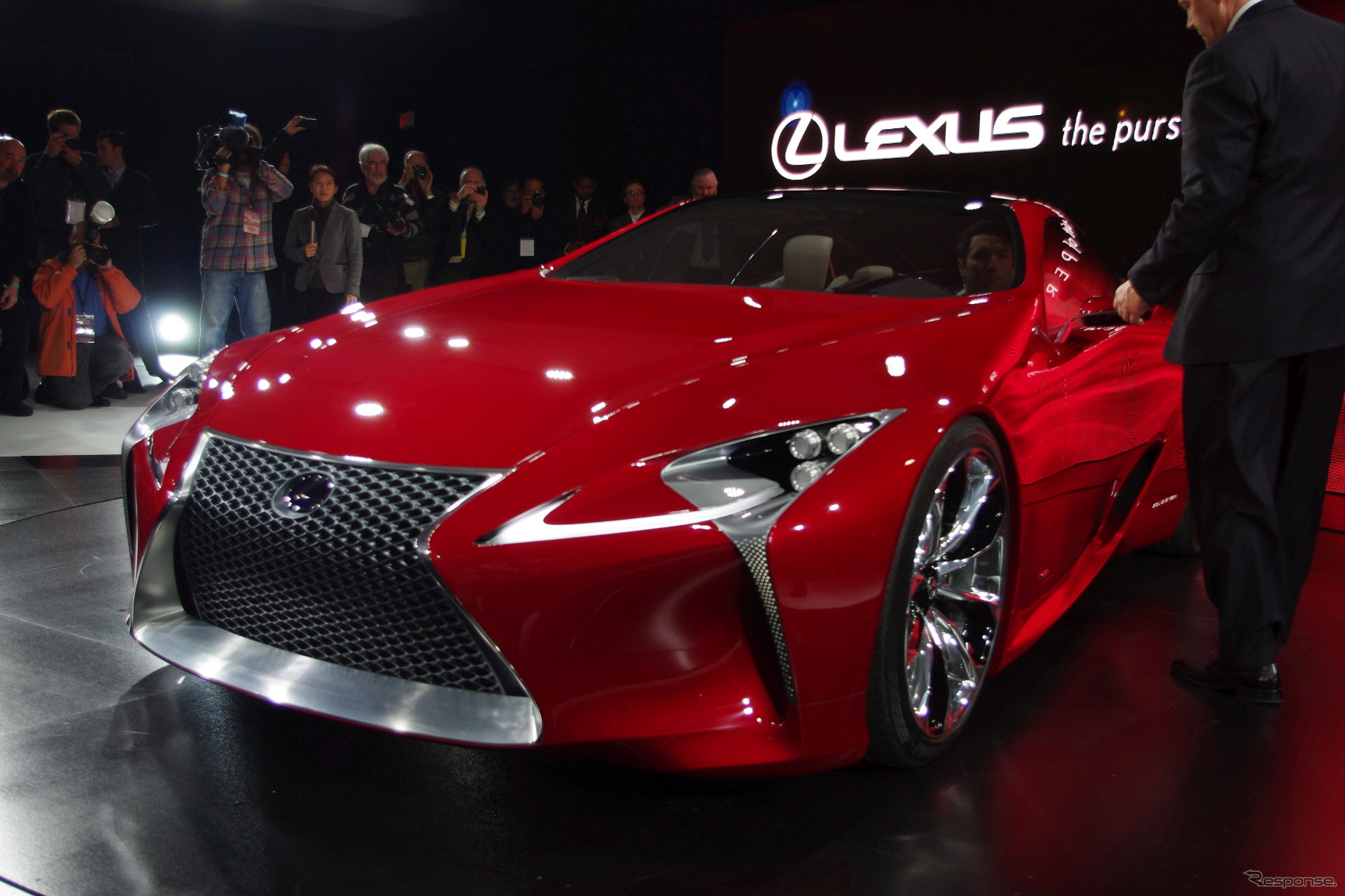 レクサスのデザインの方向性を示唆したコンセプトカー LF-LC（デトロイトモーターショー12）