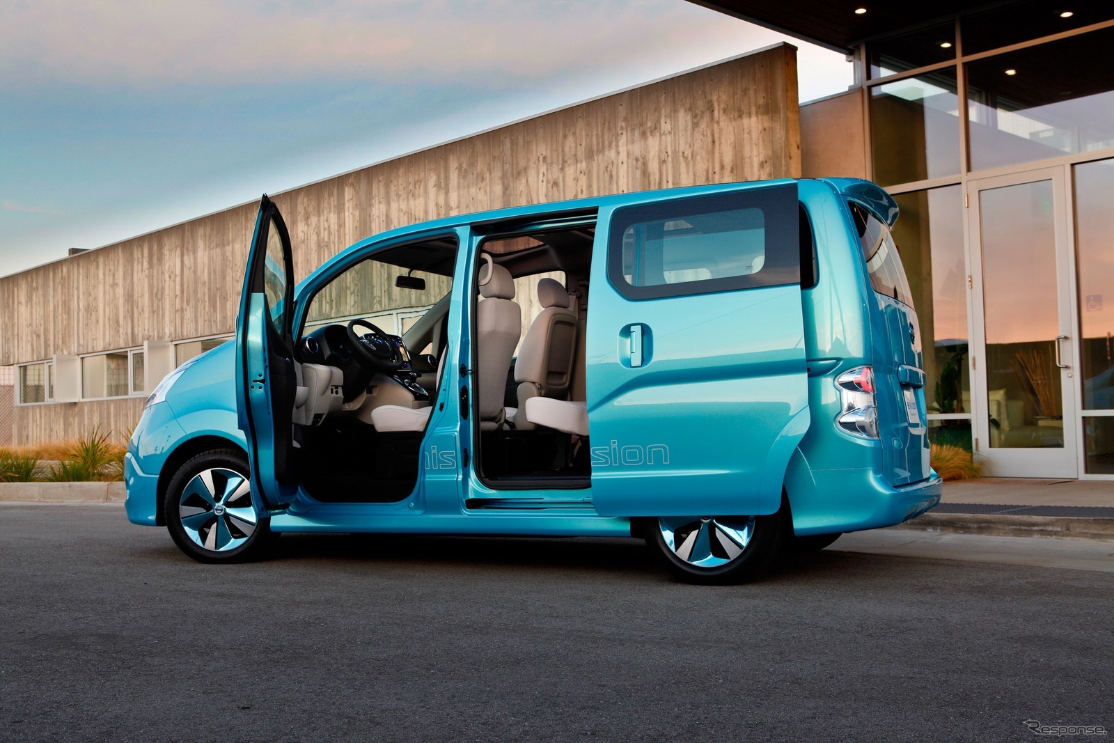 日産NV200（日本名：NV200バネット）をベースに開発された商用EVコンセプトカー、e-NV200（デトロイトモーターショー12）