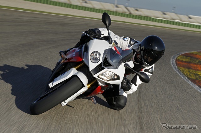 BMW S1000RRをフルモデルチェンジ---高感度のレスポンス