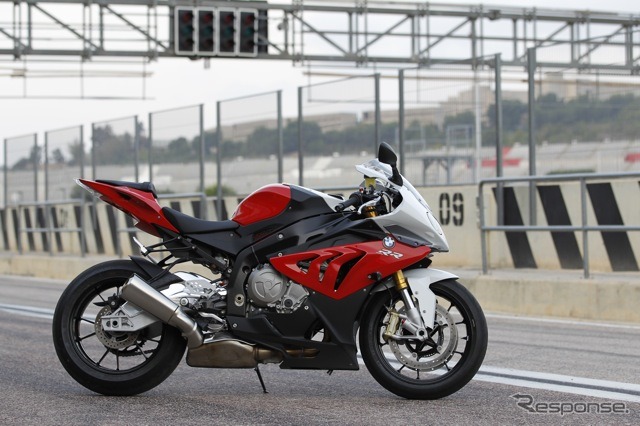 BMW S1000RRをフルモデルチェンジ---高感度のレスポンス