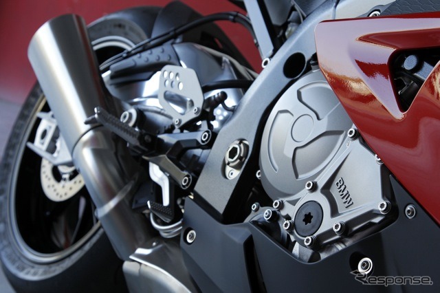 BMW S1000RRをフルモデルチェンジ---高感度のレスポンス