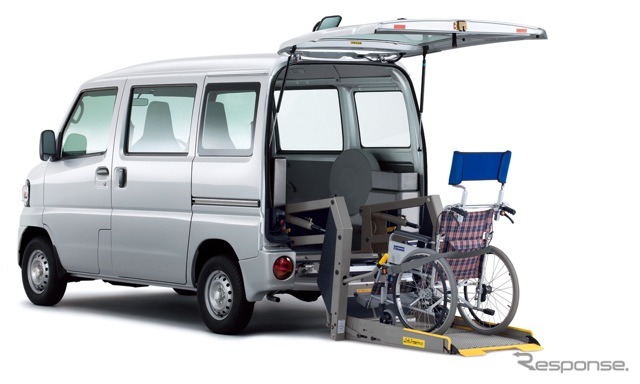 日産NV100クリッパー・チェアキャブ・リフタータイプDX（2WD）