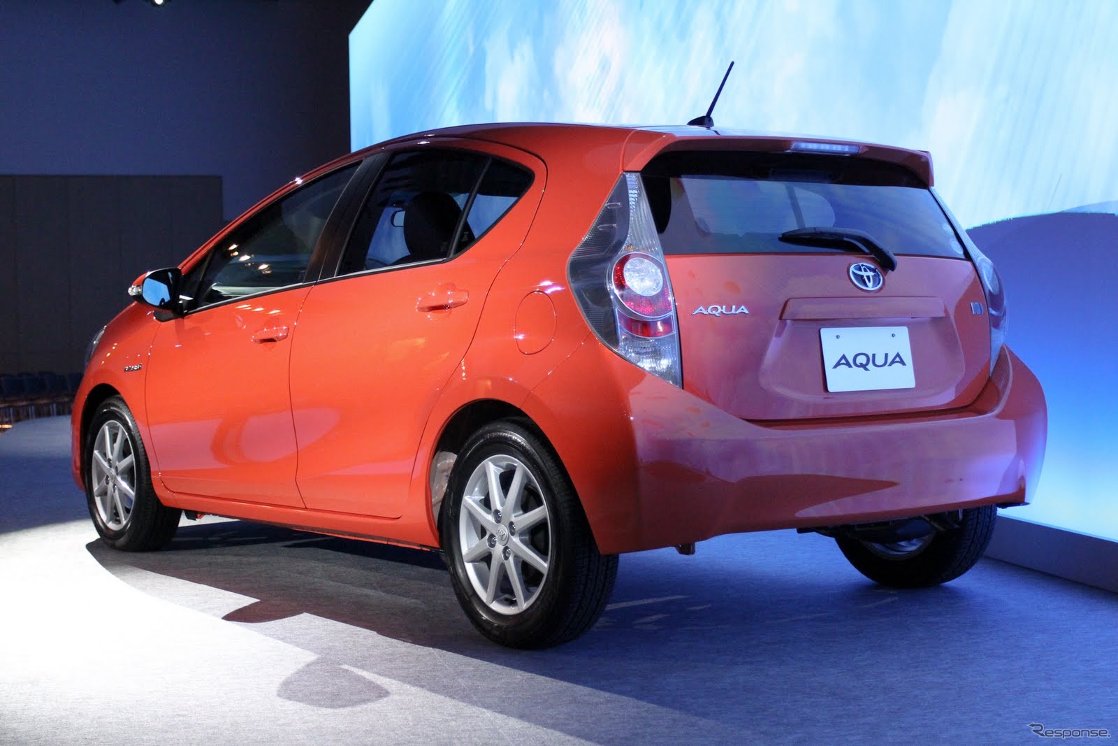 貢献はこれから、トヨタ・アクア