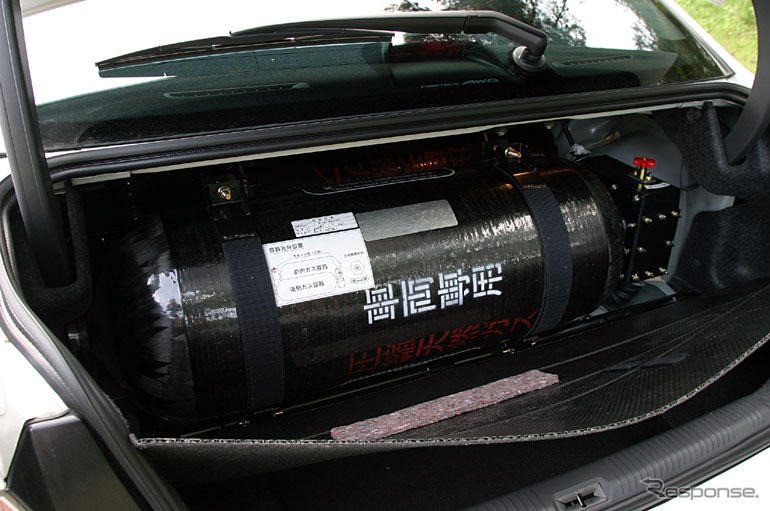 【スバル　レガシィ小変更】スバルらしいエコカー、『B4 2.0CNG』