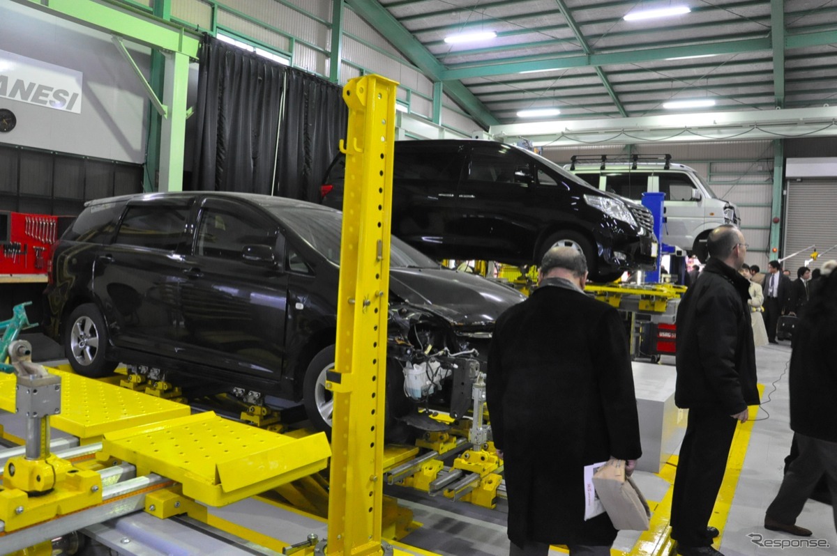 エムエスジャパンの発表会。溶接のデモを行なうなど、来場者に向けて、同社が扱う機器が紹介された