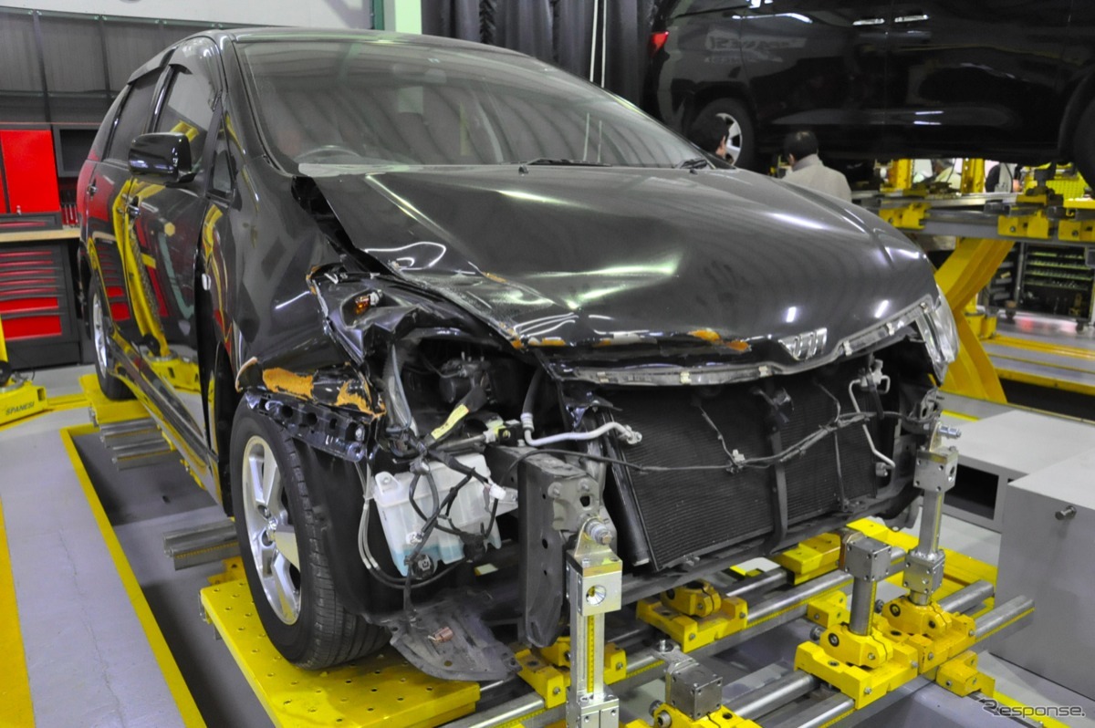 エムエスジャパンの発表会。溶接のデモを行なうなど、来場者に向けて、同社が扱う機器が紹介された