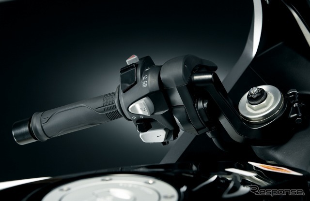 ホンダ VFR1200F Dual Clutch Transmission シフトダウンスイッチ